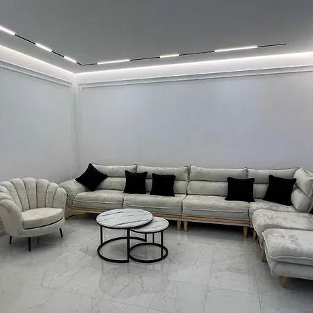 Cahani Lux Apartment