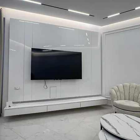 Cahani Lux